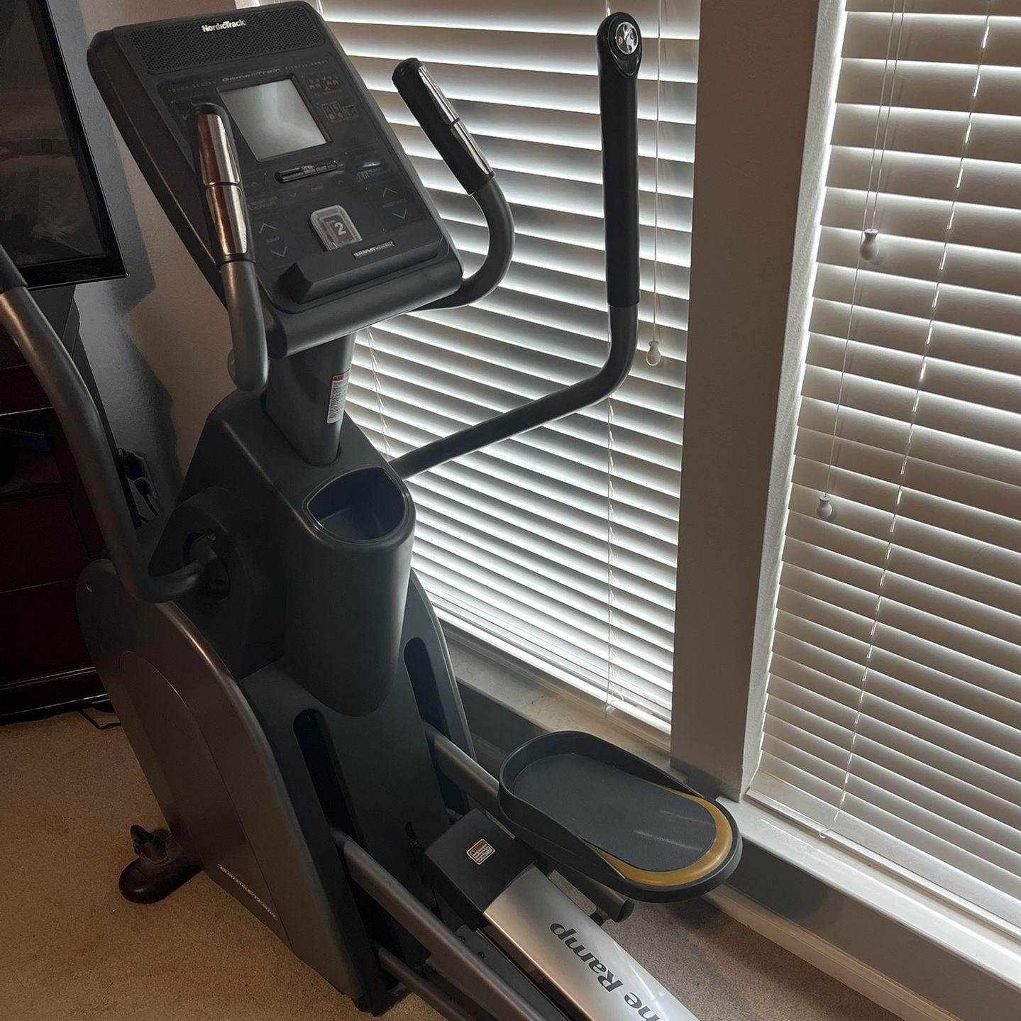 NordicTrack ASR 1000 Elliptical for Sale in San Antonio TX OfferUp