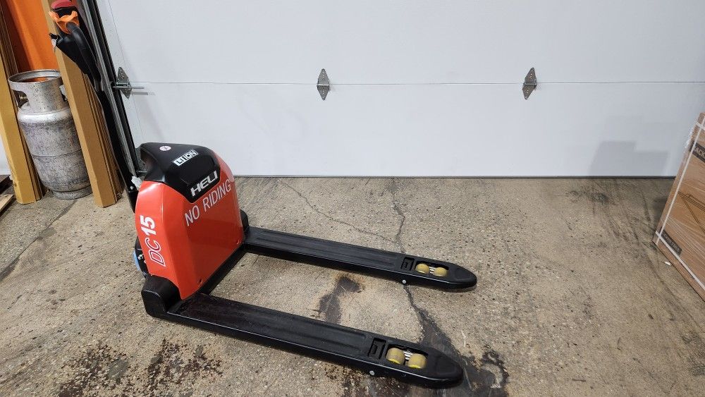 HELI DC15 Electric Pallet Jack