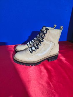 Women's Beige Fur Tongue Combat Boots (Size 9)
