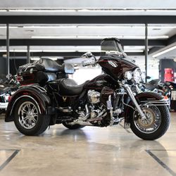 2011 HARLEY DAVIDSON TRIGLIDE ULTRA CLASSIC`