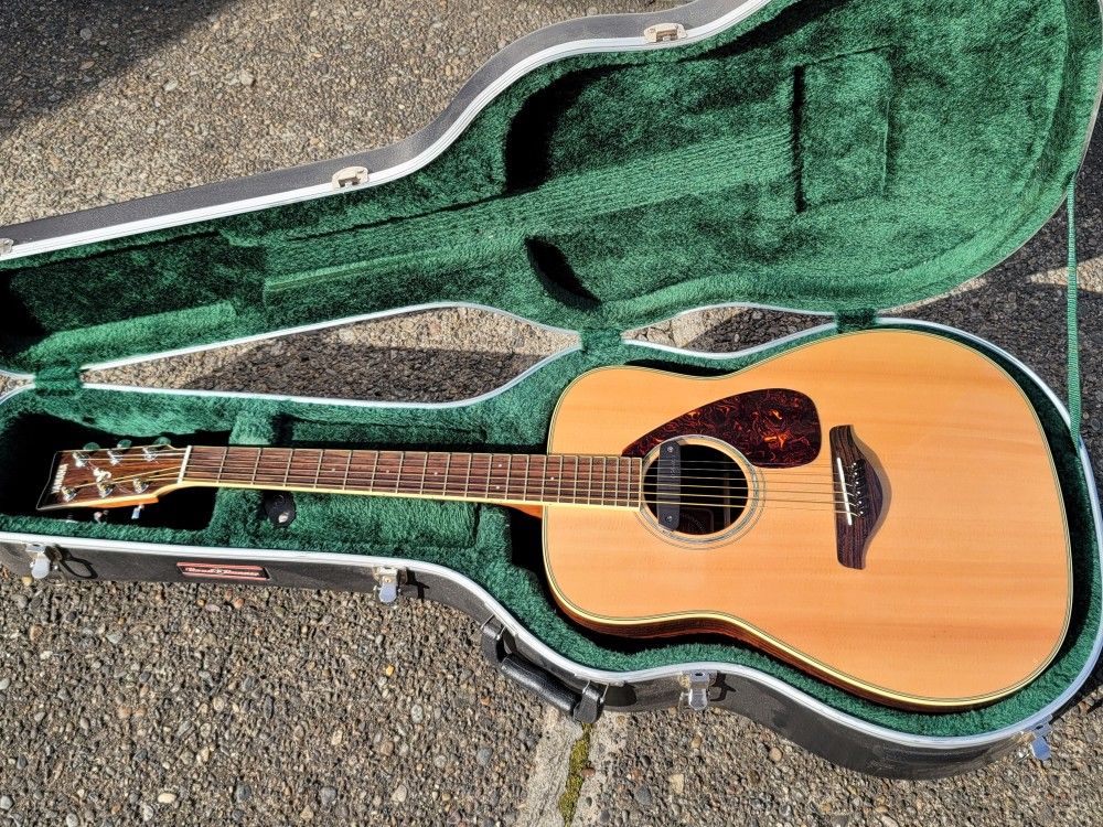 Yamaha FG730S With Customized Fishman pickup