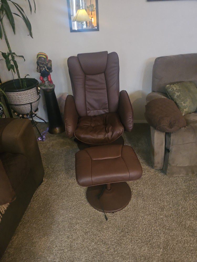 Vibrating Reclining Chair And Foot Stool