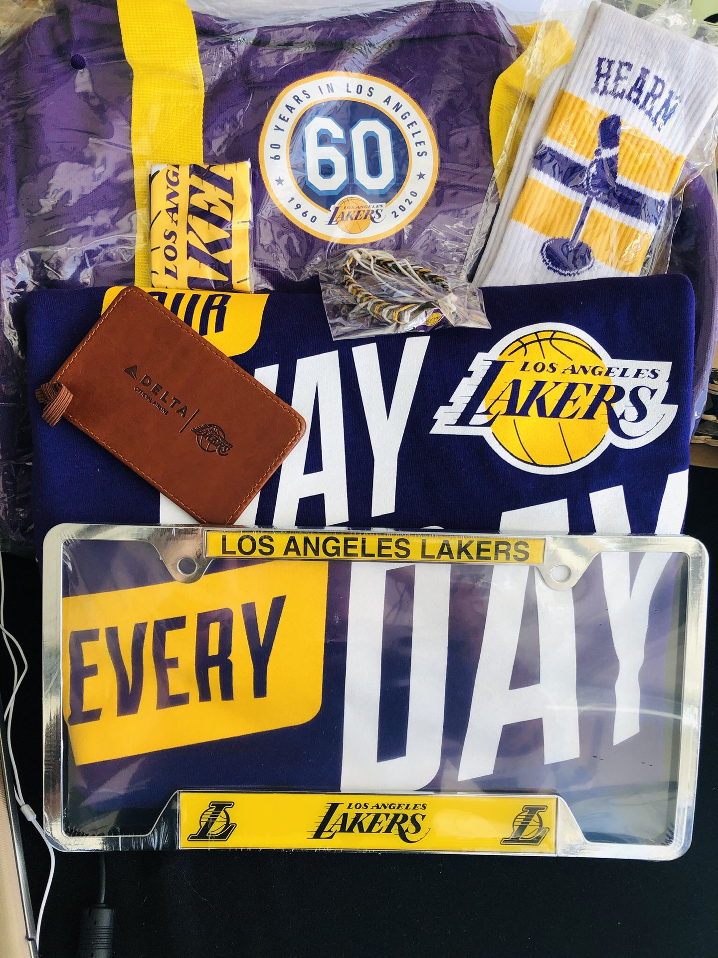 LA Lakers Duffle Bag Fan Bundle!