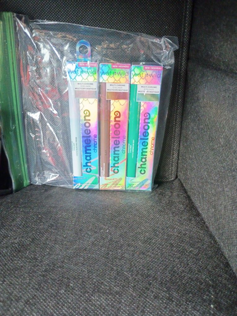 3 Chameleon Chrome Eyeliners