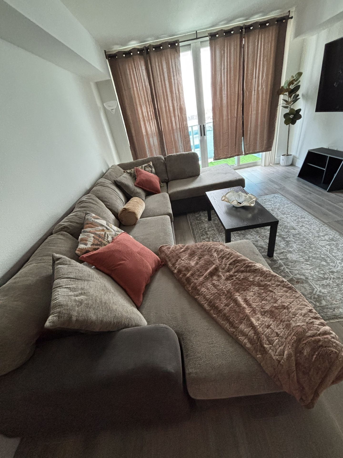 Couch Dinning Table Gaming Stand Rug