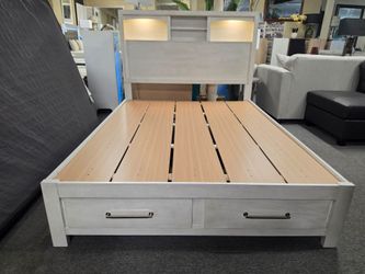BRAND NEW WEATHERED WHITE QUEEN LED STORAGE BEDFRAME