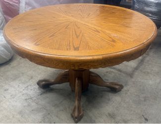Round Oak Pedestal Dining Table