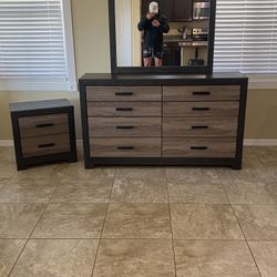 Bedroom Furniture Set 
