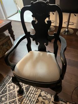 Queen Anne arm chair