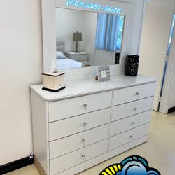 Complete Dresser Desk With Diamond Knobs And Mirror