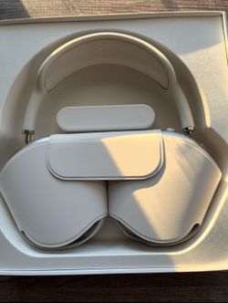 AirPods Max Starlight