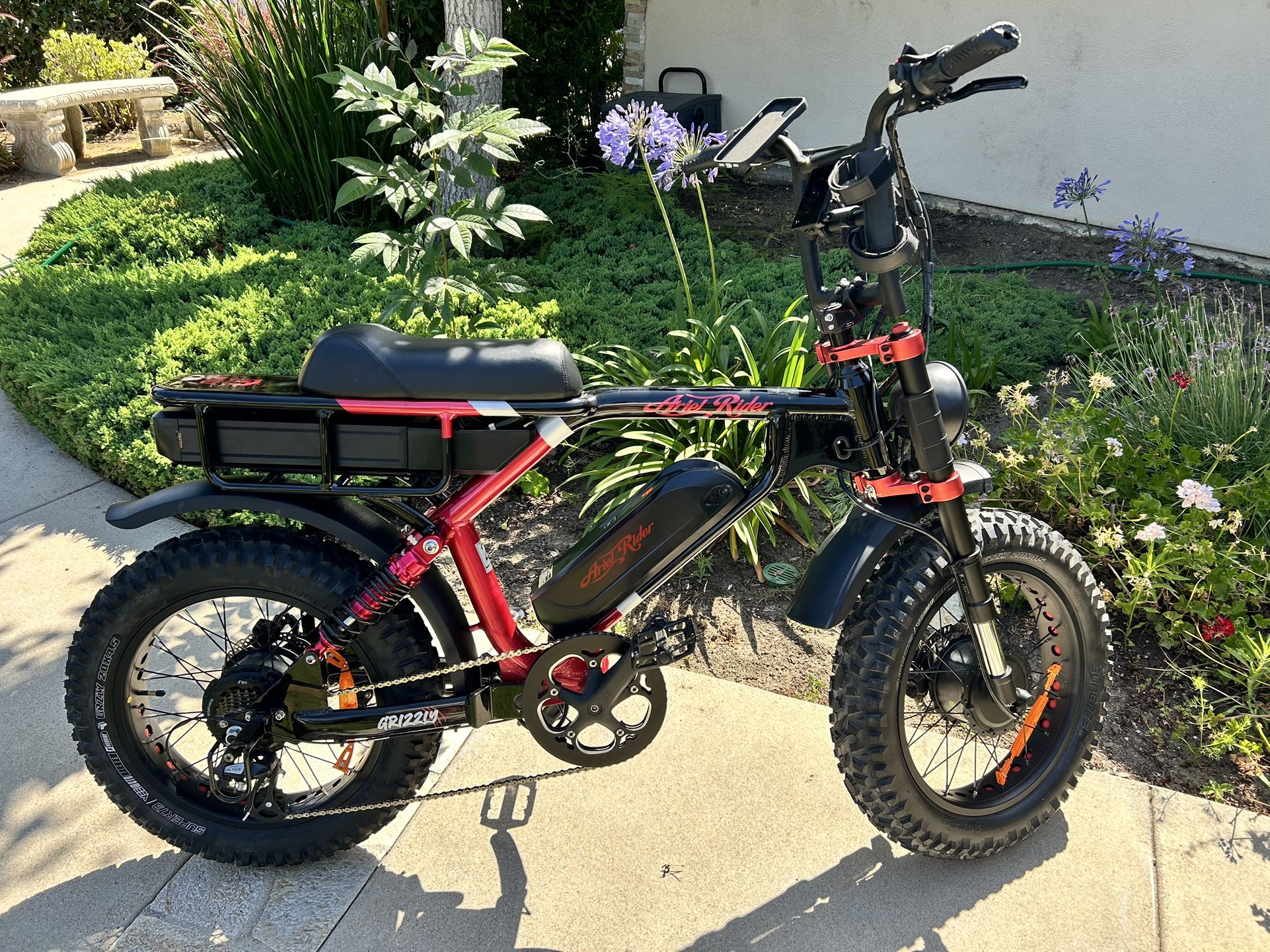 Like New! Ariel Rider Grizzly V3 - Dual Motor Monster