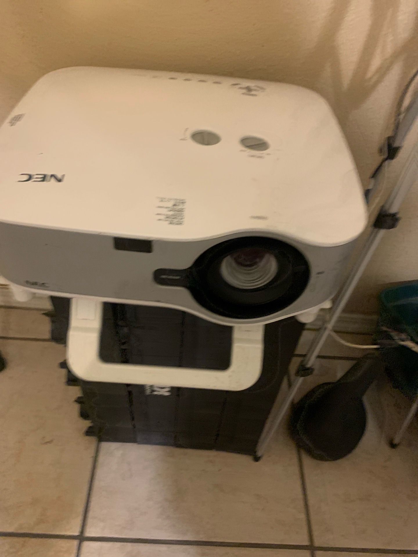 NEC Projector