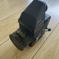 mint Rolleiflex w/ 80mm lens & viewfinder + case 