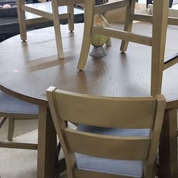 New Open Box Counter Height Dining Table Set 