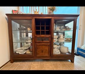 Curio/Buffet china cabinet