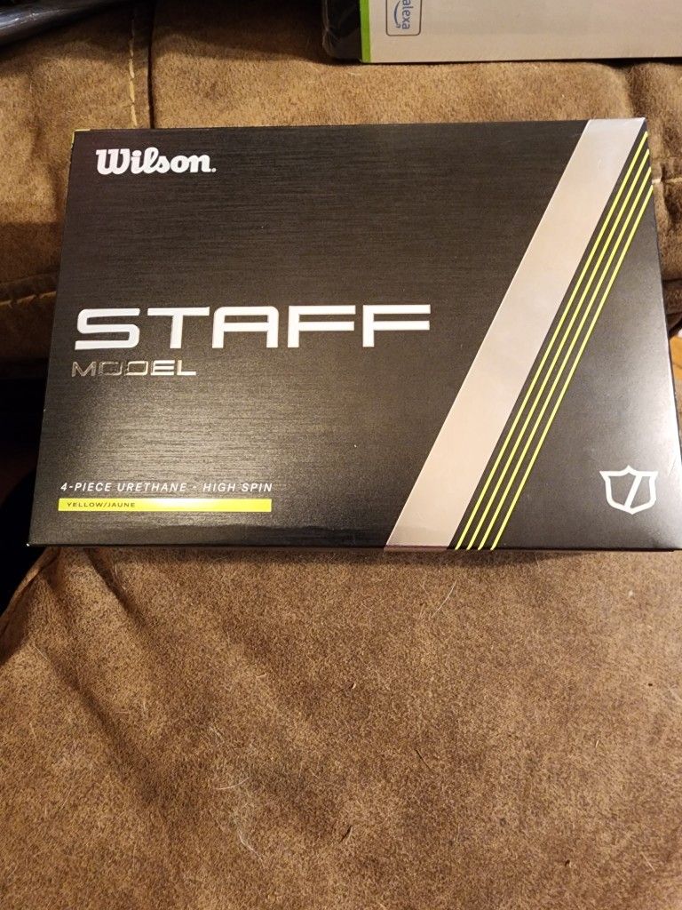 Staff Model 12 Golf Balls