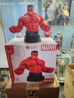 Gentle Gaint Red Hulk Bust