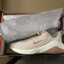 Women’s Nike Air Zoom Bella Size 9 