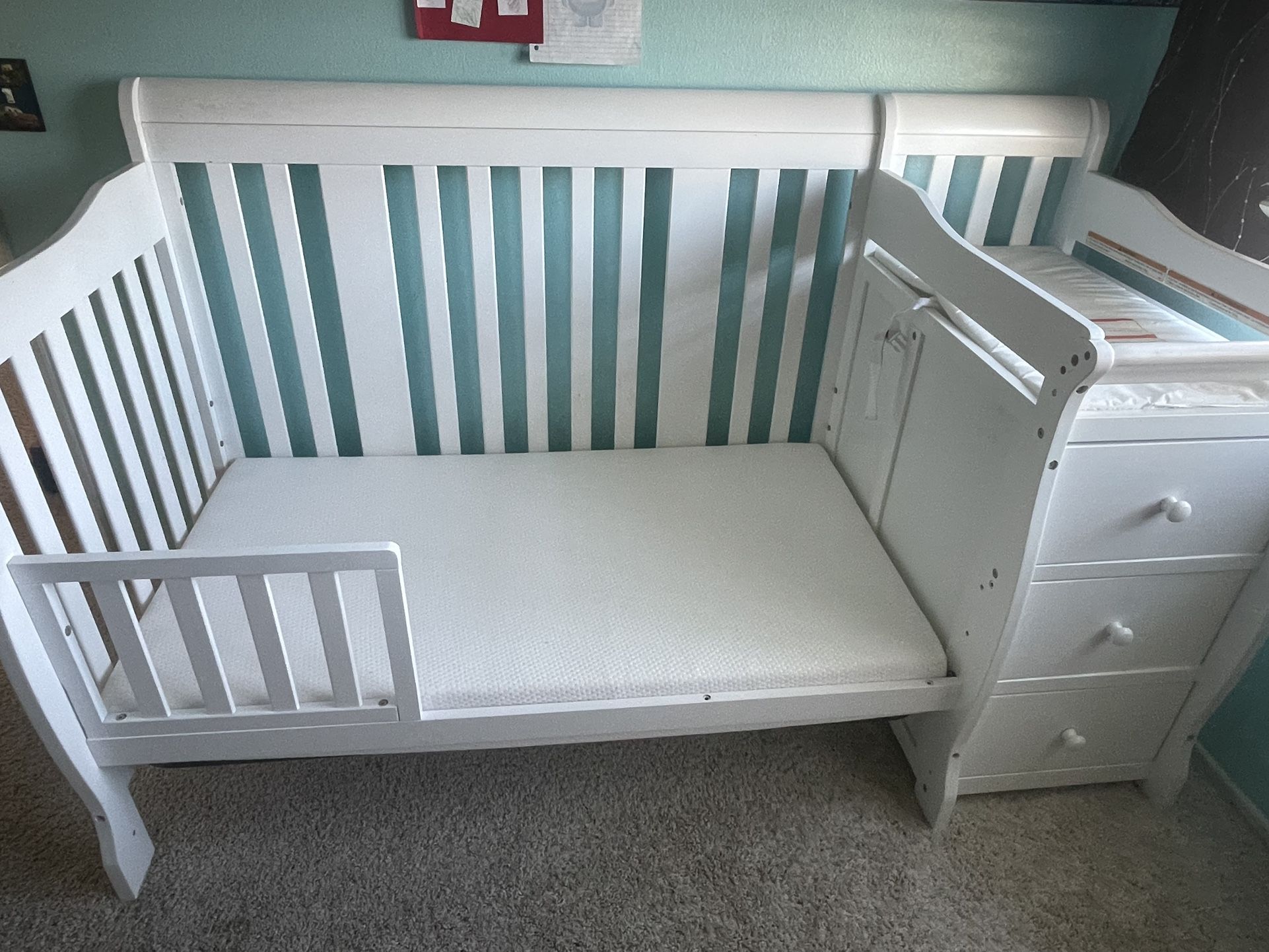 Crib With Attached Changing Table/drawers