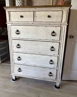 Whitewash Farmhouse Chest Dresser & Nightstand Set