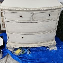 Chest of drawers