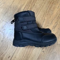 Kids Snow Boots - Size 2