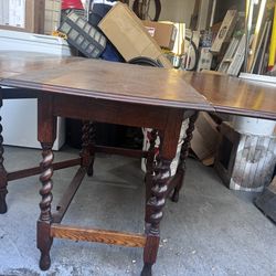 Drop leaf table/Vintage table/kitchen table/farm table