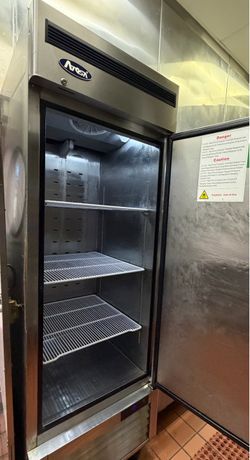 Refrigerator commercial 1 door