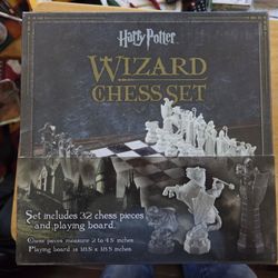 The Noble Collection NN7580 Harry Potter Wizard Chess Set