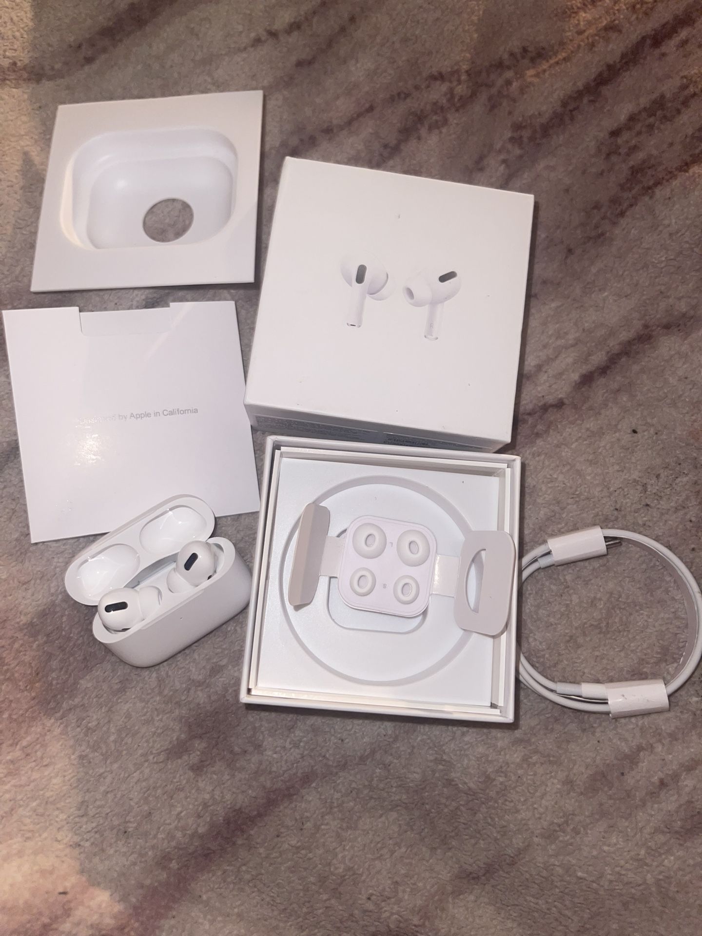 Apple AirPods