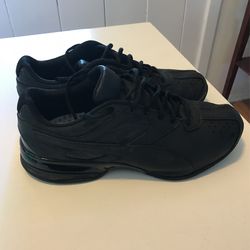 Puma. All Black  Size 9. Like New