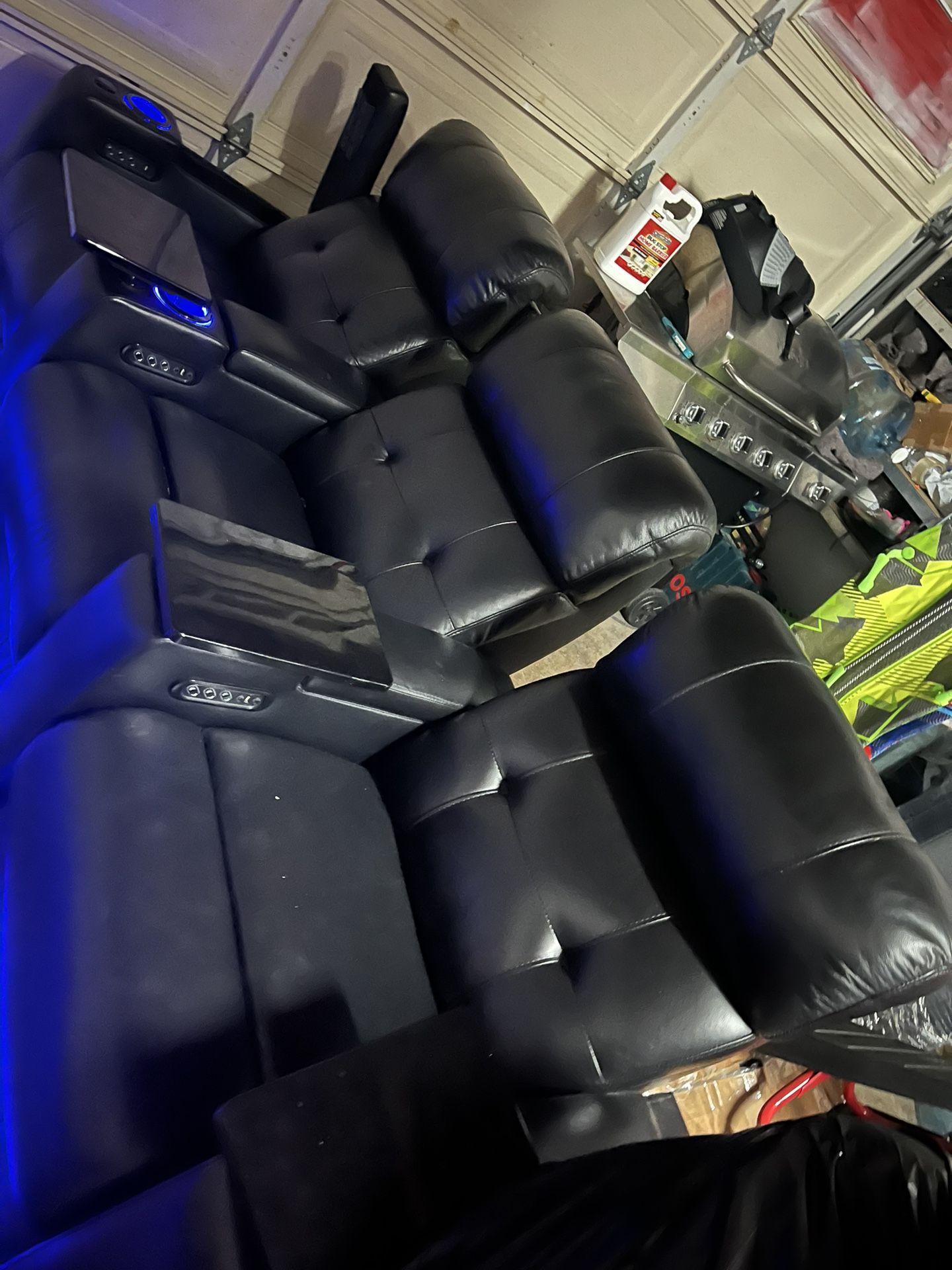 3 Sofa Recliners