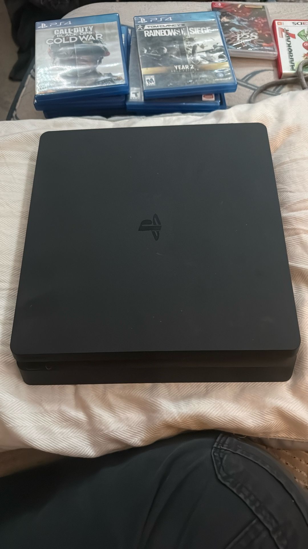 PS4 Slim/ Games