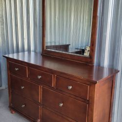 7 Drawer Dresser with Mirror
