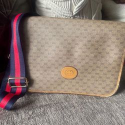 💯VINTAGE AUTHENTIC GUCCI SADDLE BAG