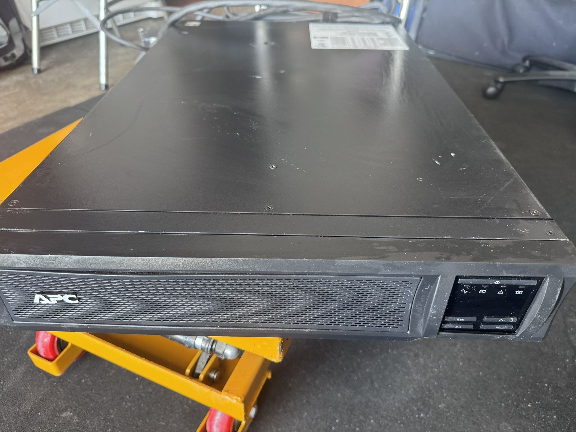 APC Smart-UPS X, Line Interactive, 2000VA, Rack/tower convertible 2U, 100V-127V, 3x 5-15R+3x 5-20R+1x L5-20R NEMA, SmartSlot, Extended runtime