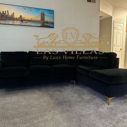 Brand New Vogue2 Black Sectional Financing Available 