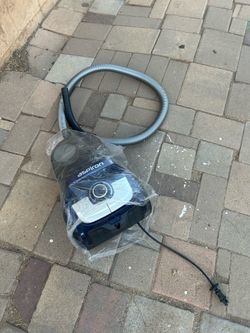 Canister vacuum