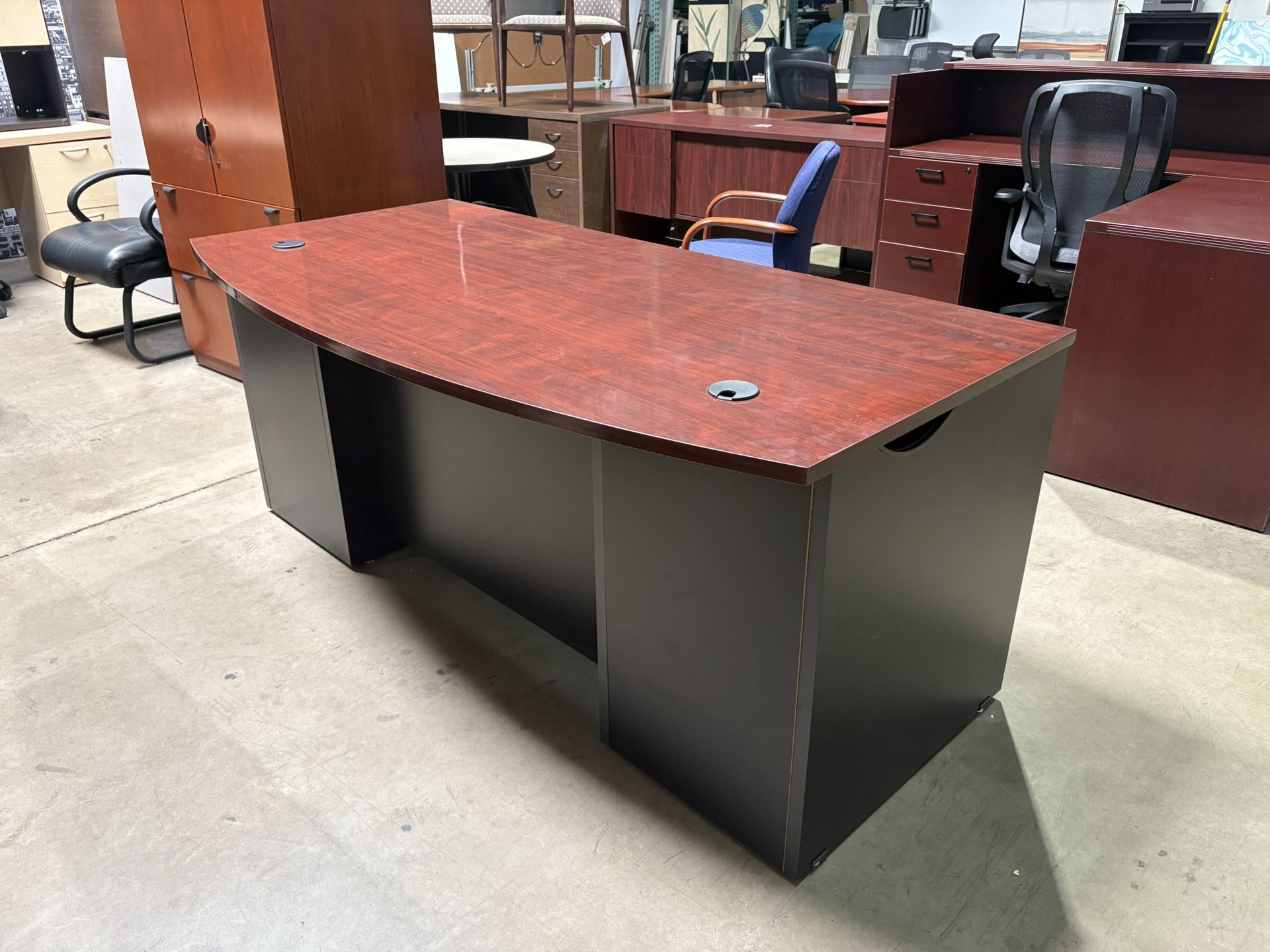 Bow Front Desk Real Traditional OFFICE furniture