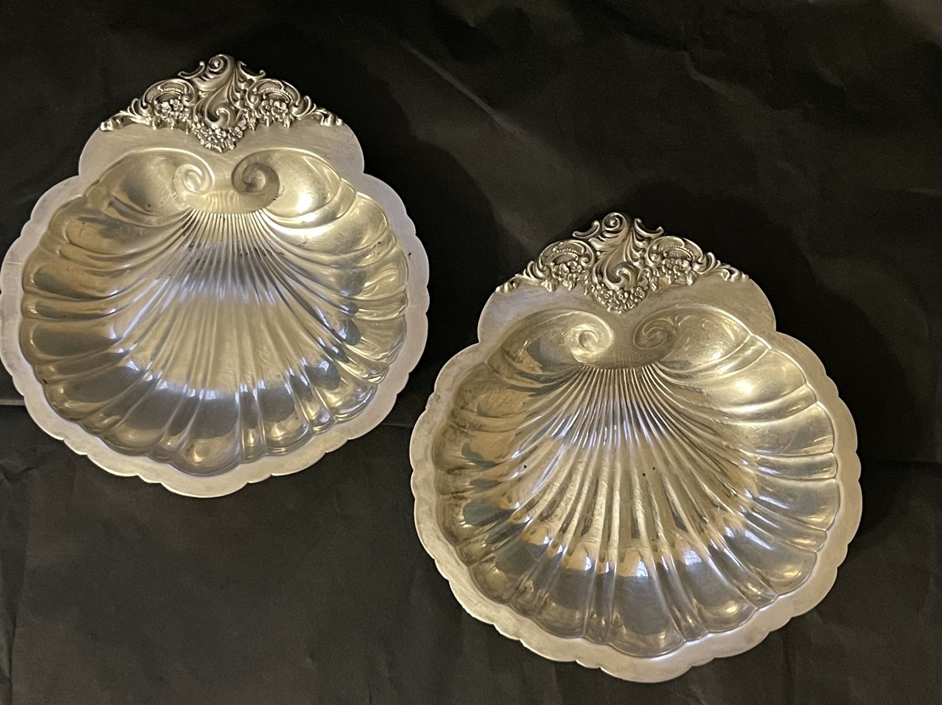 VTG Set Of 2 WALLACE SILVER PLATE BAROQUE SHELL DISH MARKED 5.5”c 5.25” 108g/ea