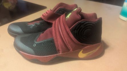 NIKE KYRIE 2