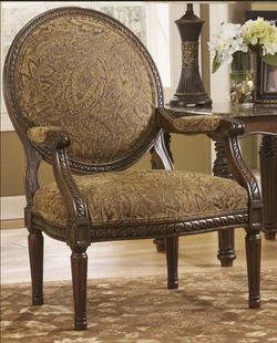 Arm chair accent