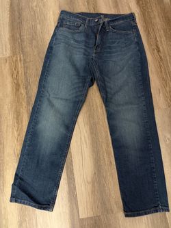 Men's Levi Strauss straight-leg, medium-wash jeans