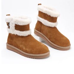 Koolaburra by UGG Suede Mini Winter Boots (7M)