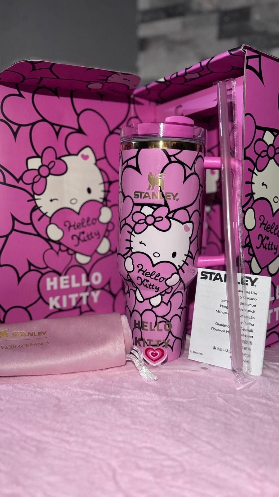 Pink Heart Hello Kitty Stanley (40oz)