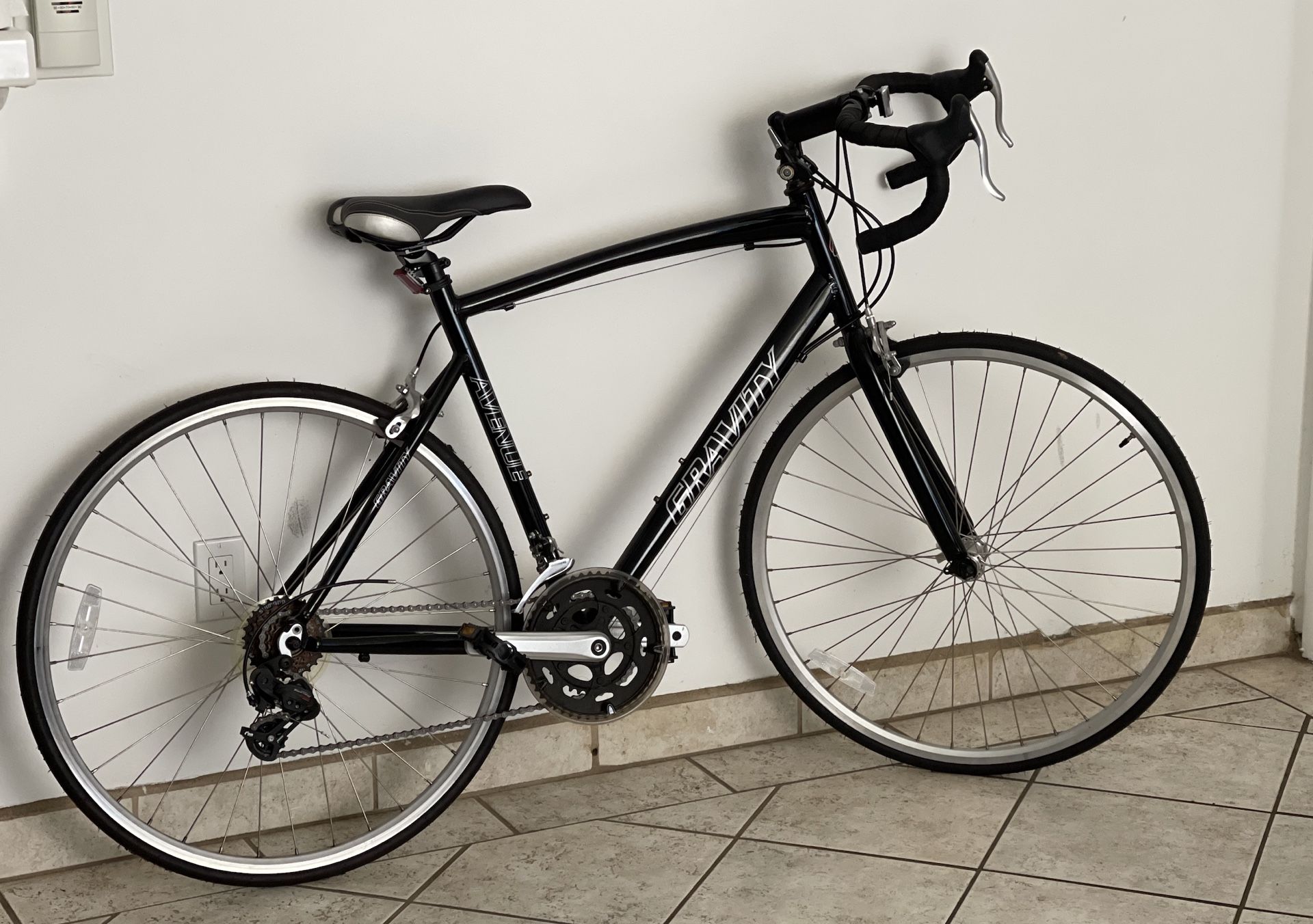Gravity Avenue A Black - Road Bike