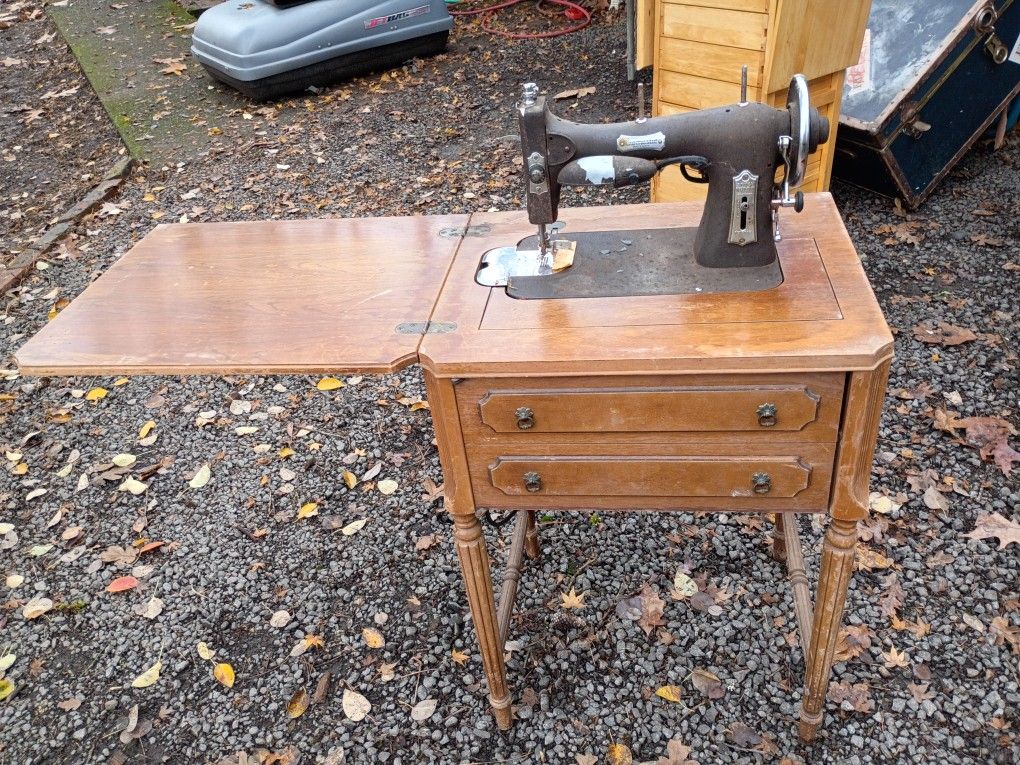 Old Sewing Machine 