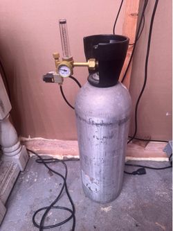 Co2 tank 20 pound with co2 monitor and regulator