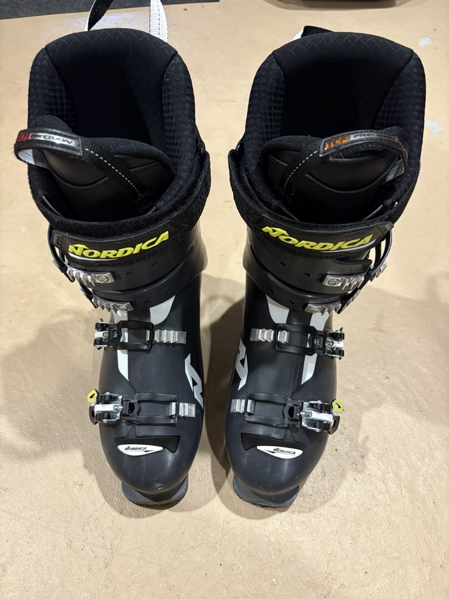 Nordica 29/29.5 Ski Boots (335mm)